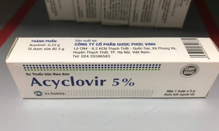 Bôi acyclovir sau phun môi có bị thâm môi không?