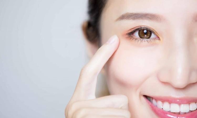 Nguyên nhân hình thành mắt 2 mí thành 3 mí sau khi ngủ dậy