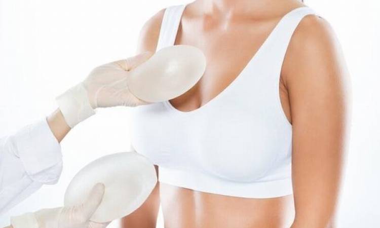 Chiều cao 1m60 thì nâng ngực size 250 có hợp không?