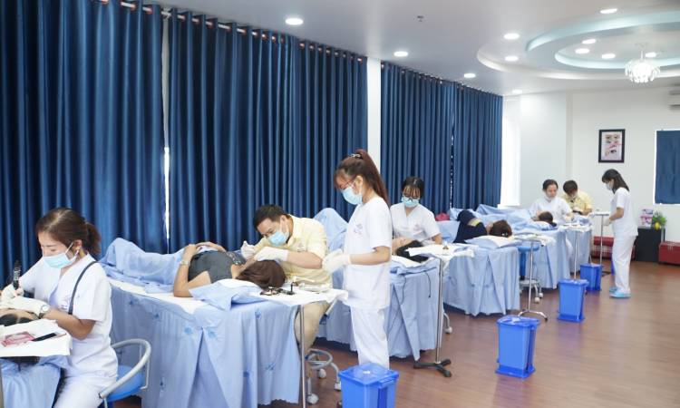 Phun môi ở đâu đẹp ?