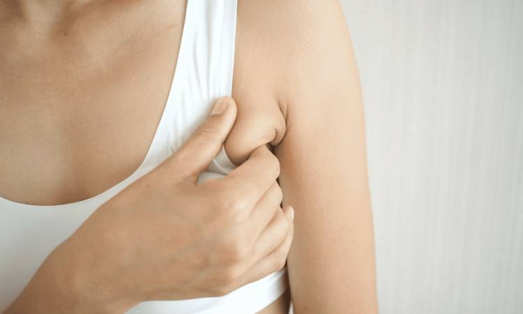 Giải đáp: Hút mỡ nách có an toàn hay không?