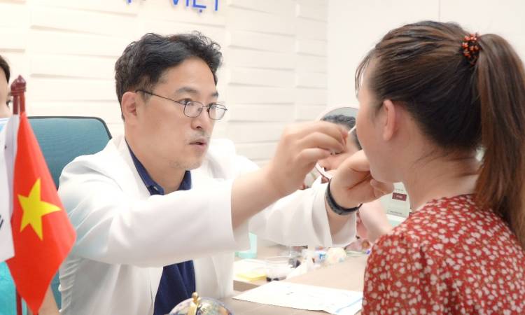 Những Điều Bạn Cần Biết Về Nâng Mũi Sụn Tai